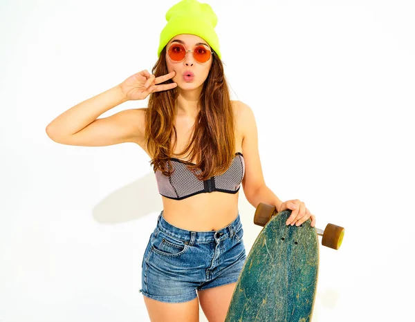 Joven Modelo Chica Sonriente Con Estilo Ropa Baño Casual Verano — Foto de Stock