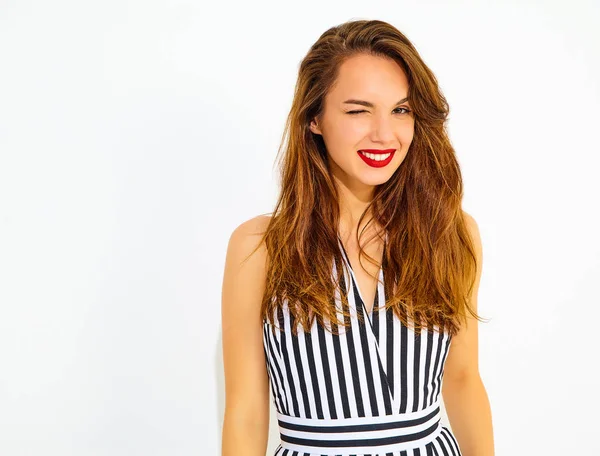 Junge Stilvolle Lächelnde Mädchen Modell Lässigen Sommer Gestreiften Anzug Mit — Stockfoto