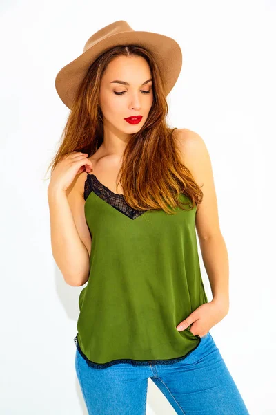 Young Stylish Girl Model Casual Summer Green Clothes Brown Hat — Stock Photo, Image