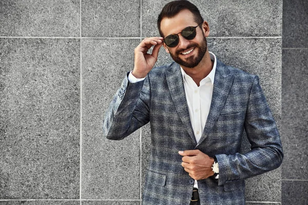 Retrato Modelo Bonito Sexy Homem Negócios Forma Vestido Terno Checkered — Fotografia de Stock