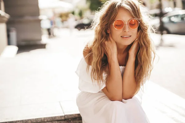 Retrato Belo Modelo Adolescente Loiro Bonito Sem Maquiagem Verão Hipster — Fotografia de Stock