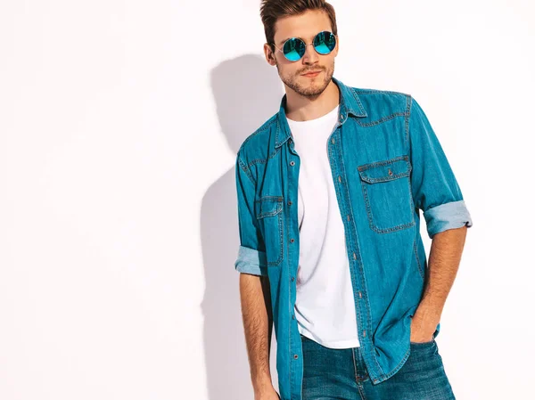 Porträtt Stilig Leende Snygg Hipster Lumbersexual Affärsman Modell Bär Jeans — Stockfoto