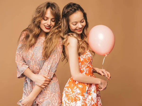 Two Smiling Beautiful Women Summer Hipster Dresses Girls Posing Golden — Stock Photo, Image