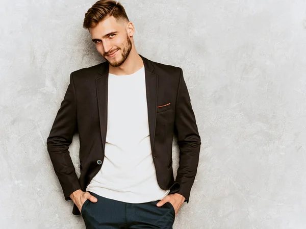 Retrato Bonito Sorriso Hipster Lumbersexual Empresário Modelo Vestindo Terno Preto — Fotografia de Stock