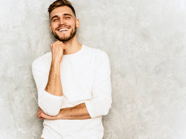 Retrato Bonito Sorriso Hipster Lumbersexual Empresário Modelo Vestindo Roupas Brancas — Fotografia de Stock