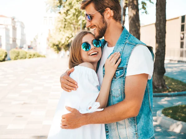 Smiling Beautiful Girl Her Handsome Boyfriend Woman Casual Summer Dress — Stock Photo, Image