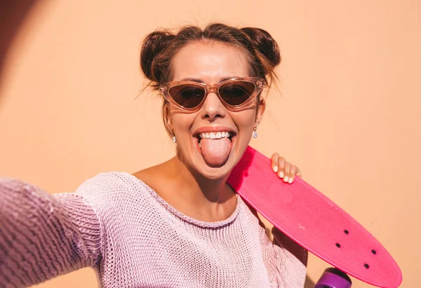 Joven Hermosa Sexy Mujer Hipster Sonriente Gafas Sol Chica Moda —  Fotos de Stock