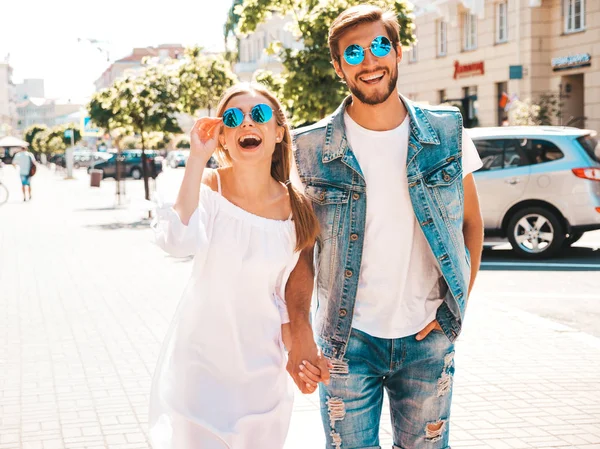 Smiling Beautiful Girl Her Handsome Boyfriend Posing Street Woman Casual — Stock Photo, Image