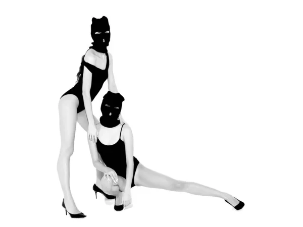 Siyah Mayo Giymiş Iki Güzel Seksi Kadın Haydut Maskesi Takan — Stok fotoğraf