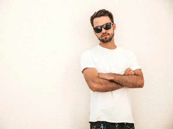 Porträtt Stilig Säker Snygg Hipster Lambersexuell Modell Man Klädd Vit — Stockfoto