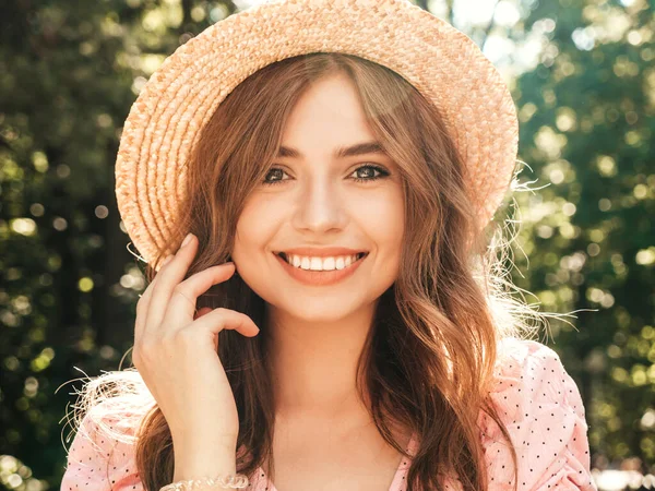 Retrato Joven Hermosa Chica Hipster Sonriente Vestido Verano Moda Sexy —  Fotos de Stock