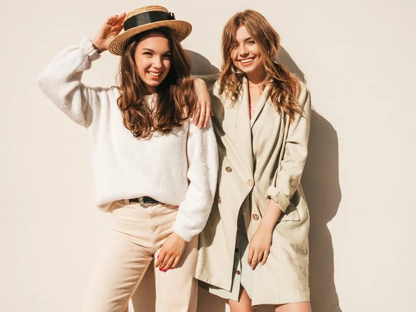 Two Young Beautiful Smiling Hipster Girls Trendy White Sweater Coat — Stock Photo, Image