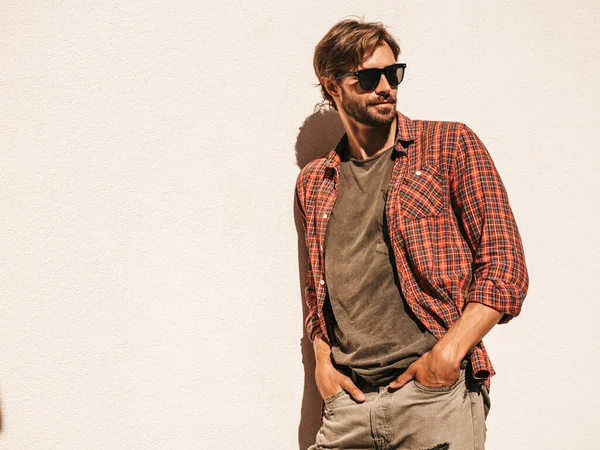 Portrét Pohledného Stylového Hipsterského Lambersexuálního Modelu Muž Oblečený Kostkované Košili — Stock fotografie