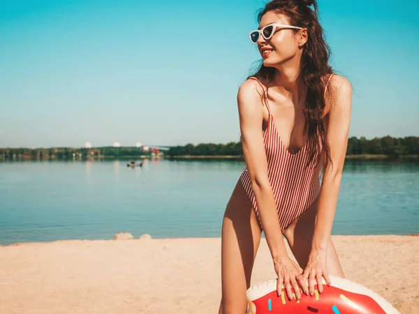 Young Beautiful Sexy Smiling Hipster Woman Sunglasses Girl Summer Swimwear — Stock Photo, Image