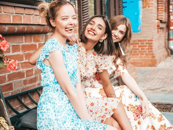 Three Young Beautiful Smiling Hipster Girls Trendy Summer Sundress Sexy — Stock Photo, Image