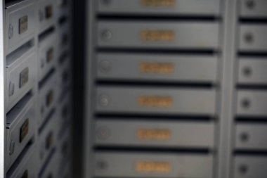 Metal gri posta kutusu 