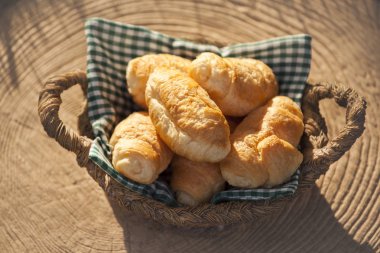 kruvasan sepet yaz bahçesi