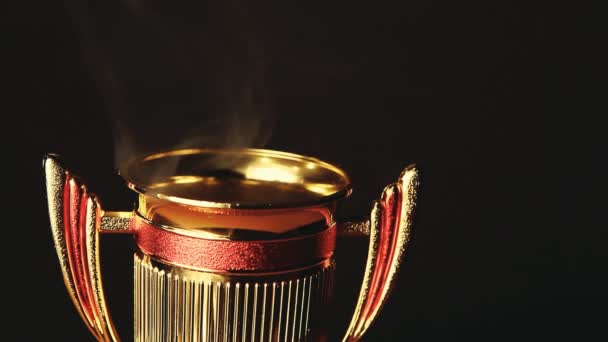 Золотая Чашка Дыма — стоковое видео