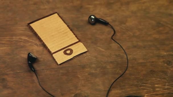 Пристрій Малювання Паперу Навушників Гострим Столом Кадрів — стокове відео
