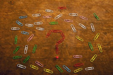 kazıyıcı soru işareti keskin tablo