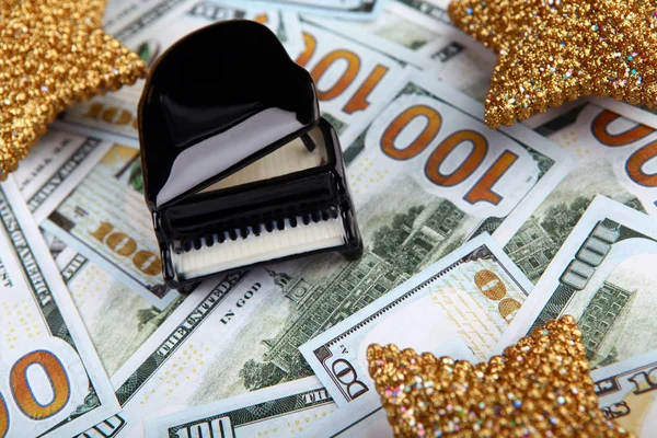 Black Piano Money Table — Stock Photo, Image