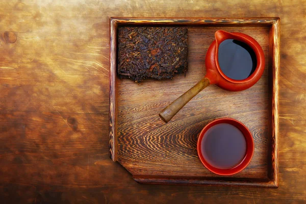 中国茶壶黑茶杯桌 — 图库照片