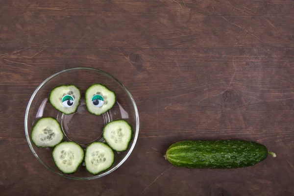 Komkommer Salade Plaat Tabel — Stockfoto