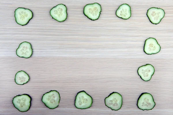 Gurke Hintergrund Holztisch — Stockfoto