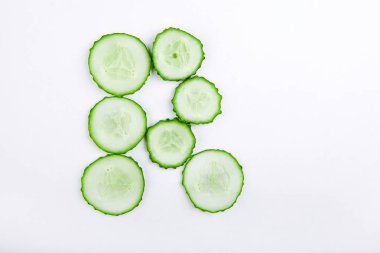 Salatalık alfabe beyaz arka plan 