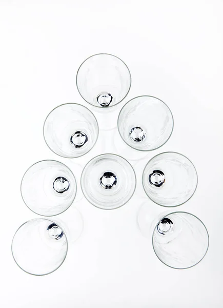 Abeceda Prázdné Sklenice Šampaňského Bílé Pozadí — Stock fotografie