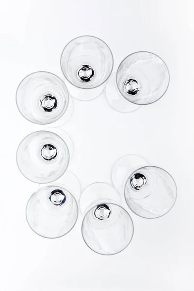 Alphabet Verre Champagne Vide Fond Blanc — Photo