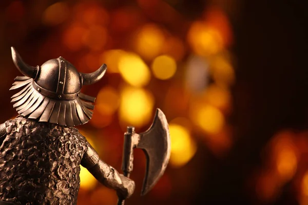 Metal Viking Figur Guld Bokeh — Stockfoto