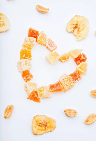 Frutos Secos Frutos Secos Corazón Símbolo Fondo Blanco — Foto de Stock