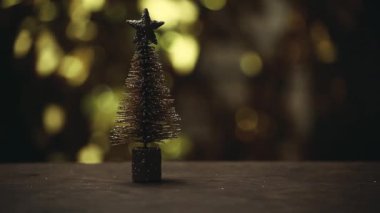 minyatür köknar ağacı ahşap masa altın bokeh hd ayak 