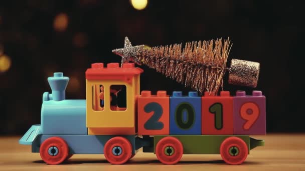 Toy Pociąg Fir Tree 2019 Nagrania Złota Bokeh — Wideo stockowe