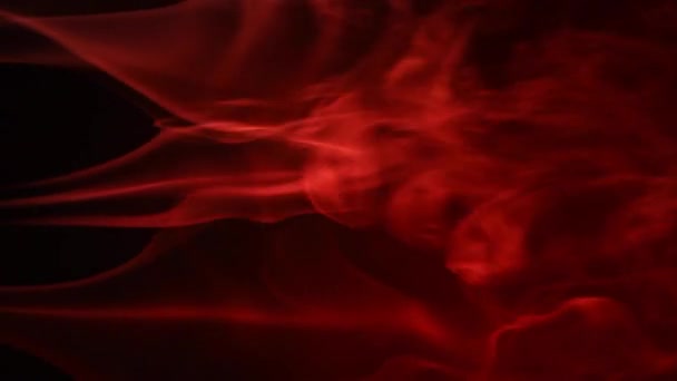 赤い煙の香りスティック暗い背景 — ストック動画