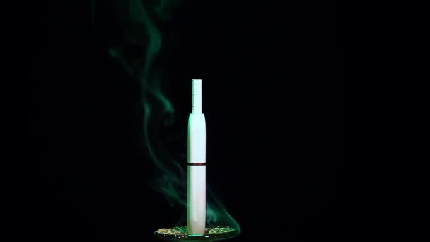 Dispositivo Fumaça Eletrônica Fundo Escuro Ninguém Imagens — Vídeo de Stock