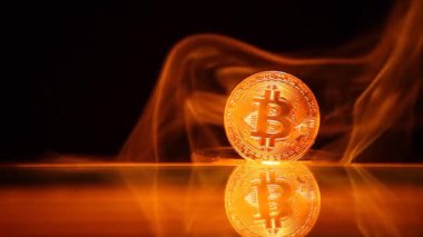Bitcoin para duman yansıma koyu arka plan kimse hd ayak Moskova 7 Ocak 2019 