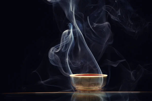 Chinese Black Tea Cup Smoke Dark Background Nobody — Stock Photo, Image