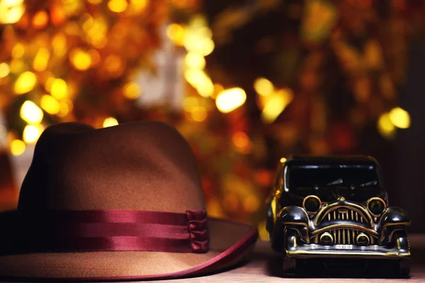 Vintage Hat Retro Toy Car Gold Bokeh — Stock Photo, Image