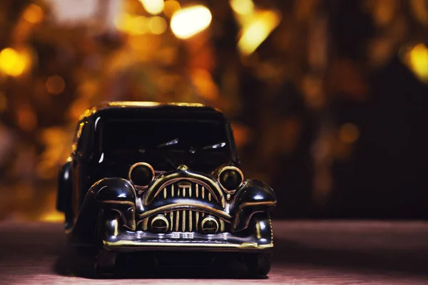 Retro Brinquedo Carro Bokeh Ouro — Fotografia de Stock