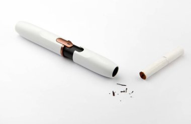 kimse arka plan beyaz duman elektronik cihaz 