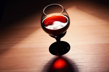 Cam Konyak ahşap masa 