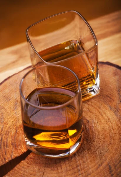Whiskey Üveg Fából Készült Háttér — Stock Fotó