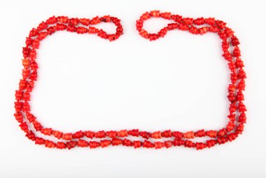 kırmızı kadın boncuk beyaz arka plan stüdyo 