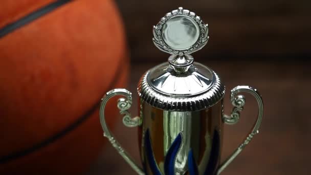Μπάσκετ Κύπελλο Χρυσό Μπάλα Ξύλινο Γραφείο Φόντο Βίντεο — Αρχείο Βίντεο