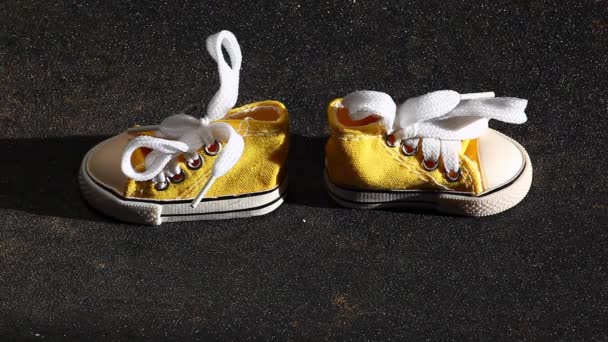 Yellow Sneakers Skateboard Background Footage — Stock Video