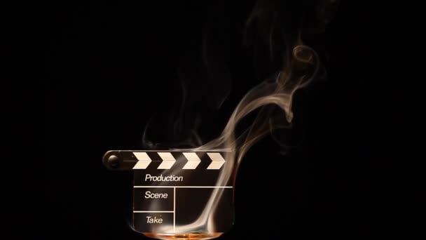 Clapperboard Fumaça Fundo Escuro Imagens — Vídeo de Stock