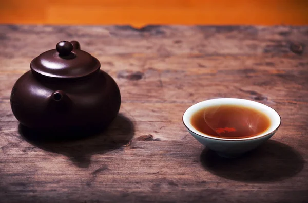 Teapot Black Hot Tea Cup Wooden Desk — Stock Photo, Image