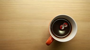 Kahve kupa kırmızı plastik gözleri ahşap kimse spin hd ayak masa 